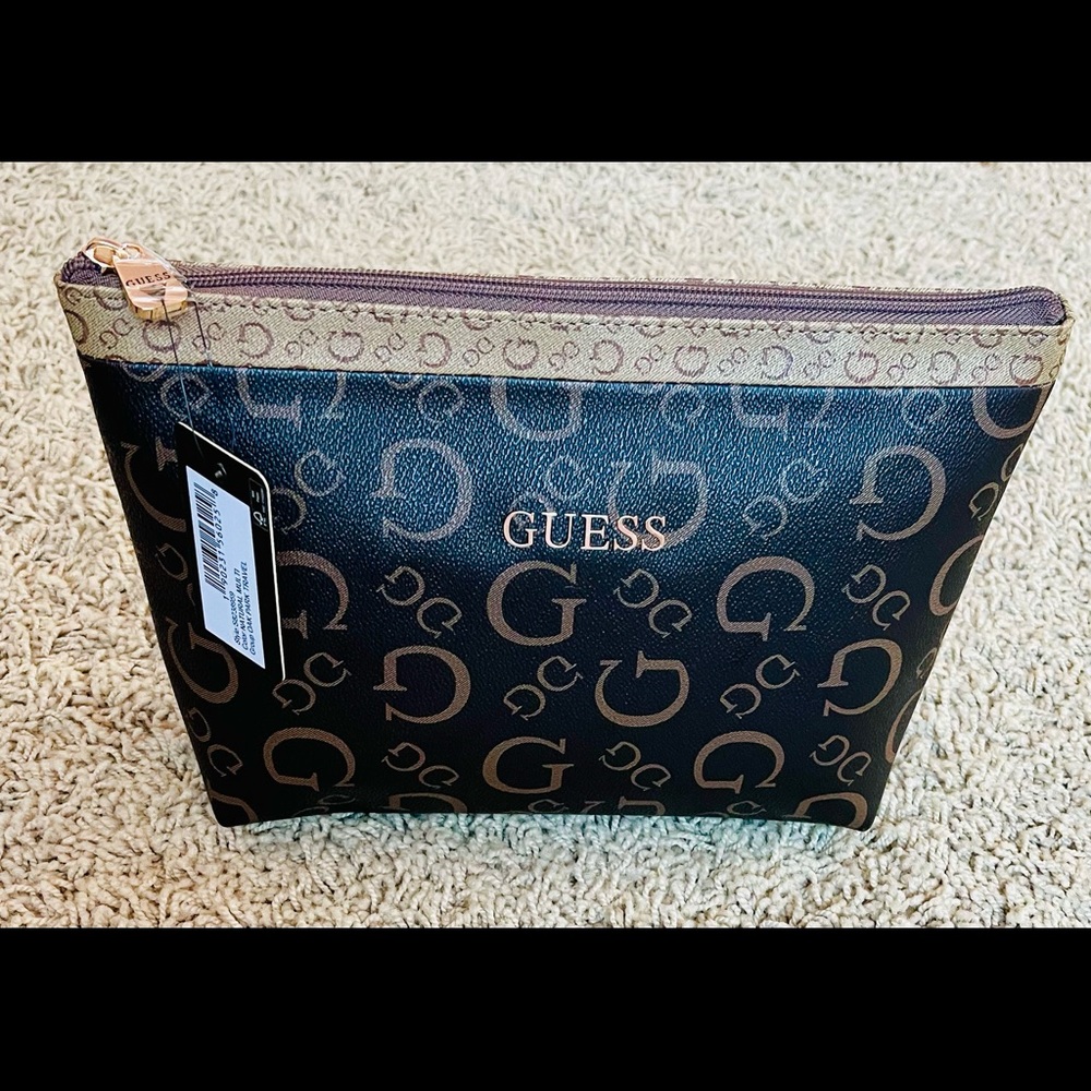 Guess Makeup / Cosmetic Bag
